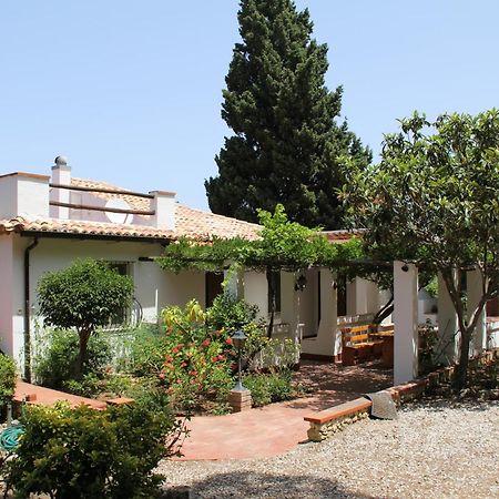 Tenuta Conte Ruggero Santa Domenica  Exterior photo