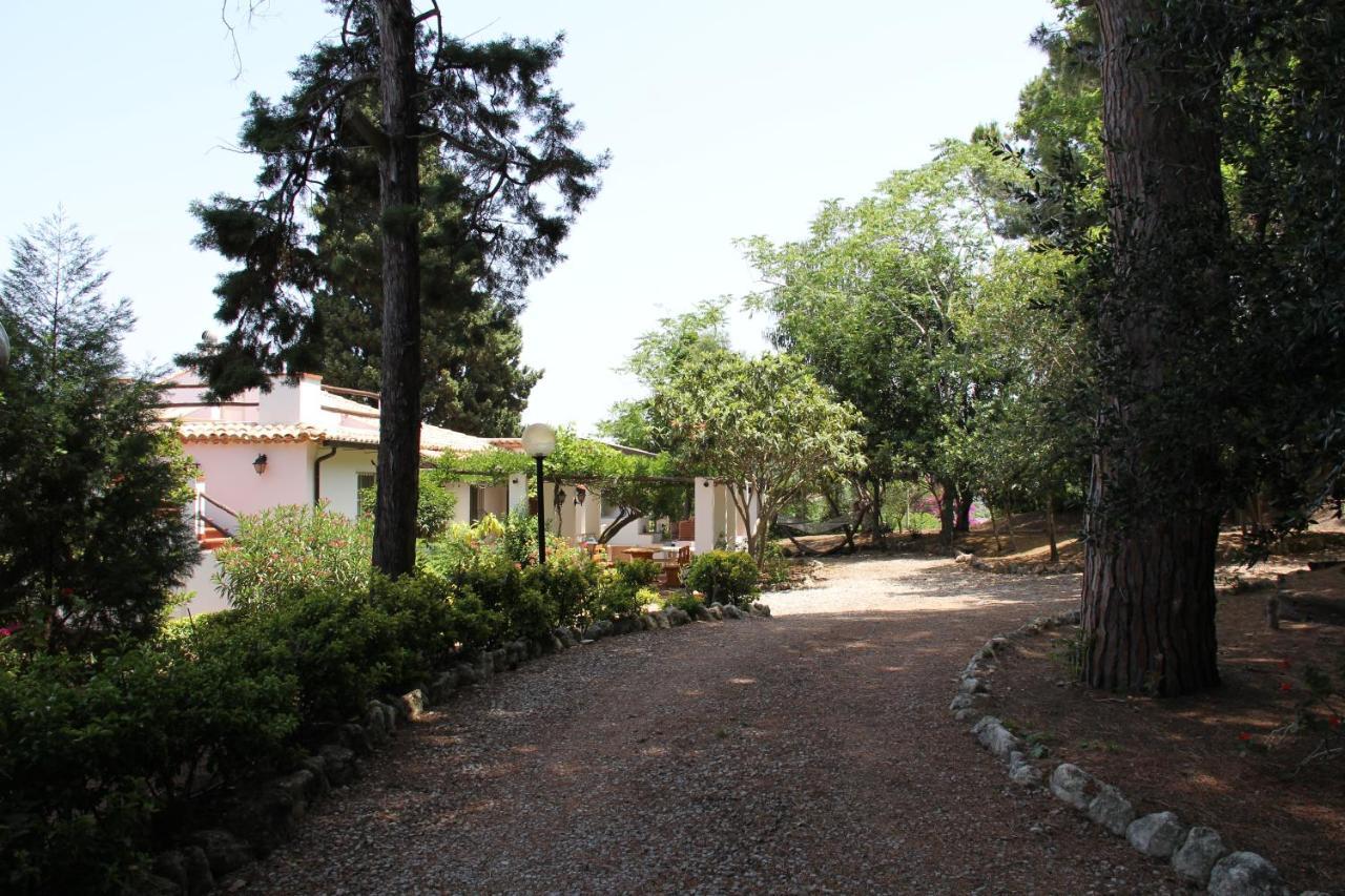 Tenuta Conte Ruggero Santa Domenica  Exterior photo