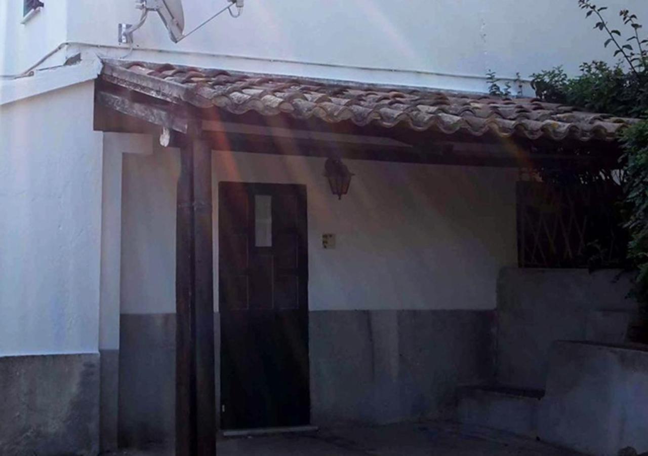 Tenuta Conte Ruggero Santa Domenica  Exterior photo